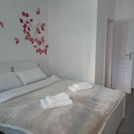 Central Modern Apartman